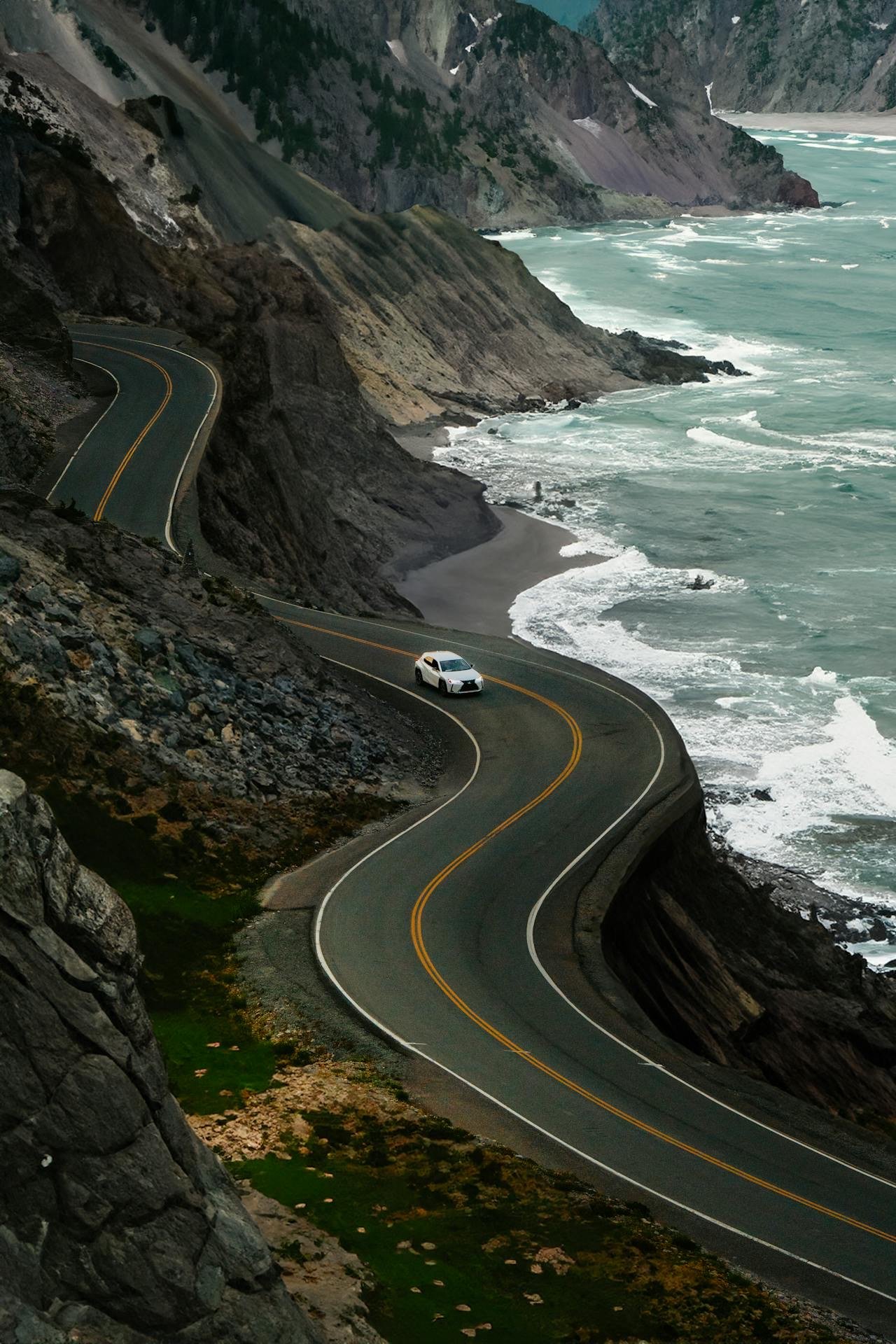 convoyage d'une voiture en bord de mer