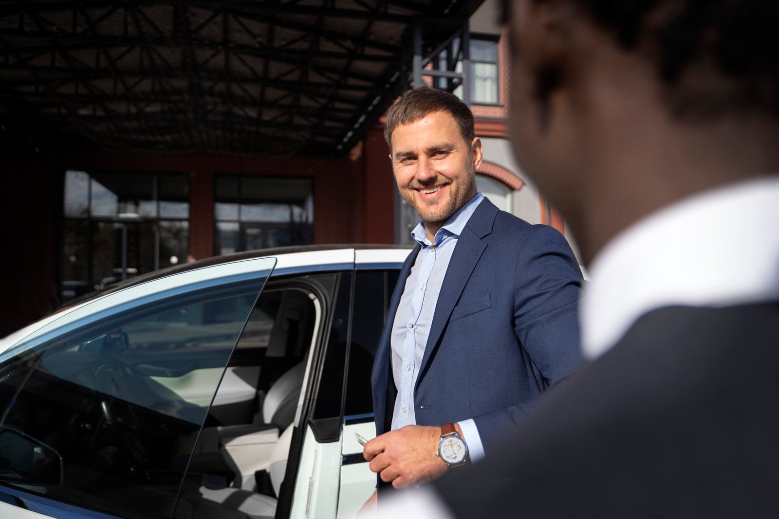 client satisfait après livraison du convoyeur